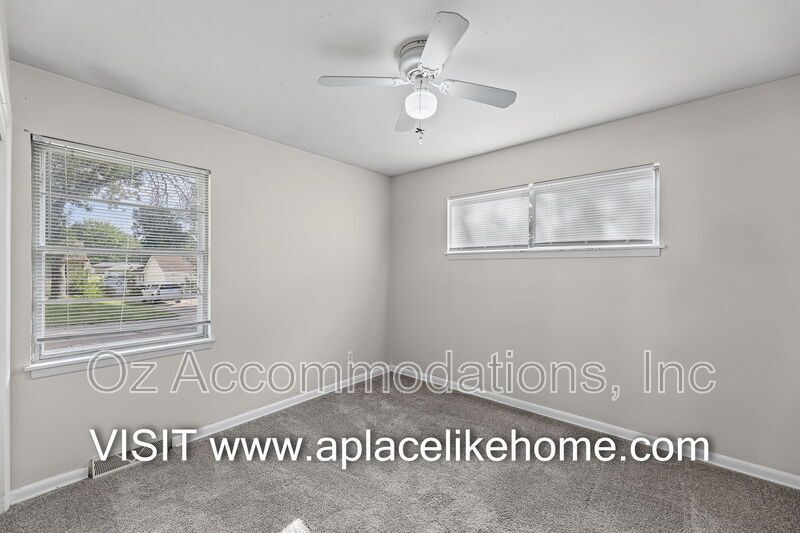 11414 Norton Ave, Kansas City, MO 64137 property image
