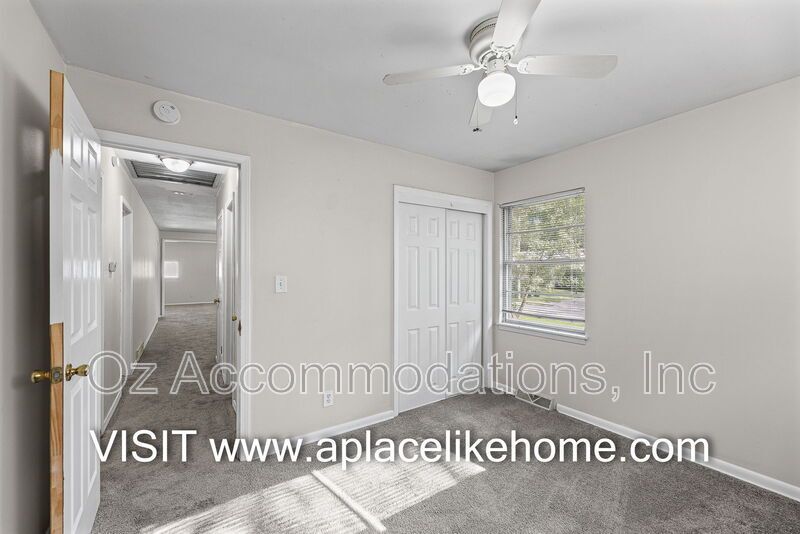 11414 Norton Ave, Kansas City, MO 64137 property image