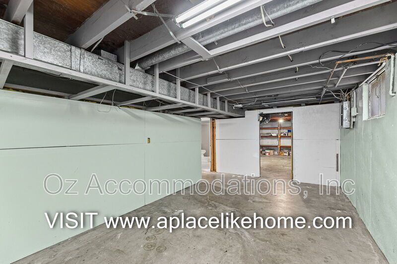 11414 Norton Ave, Kansas City, MO 64137 property image