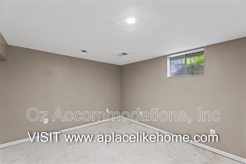 11414 Norton Ave, Kansas City, MO 64137 property image