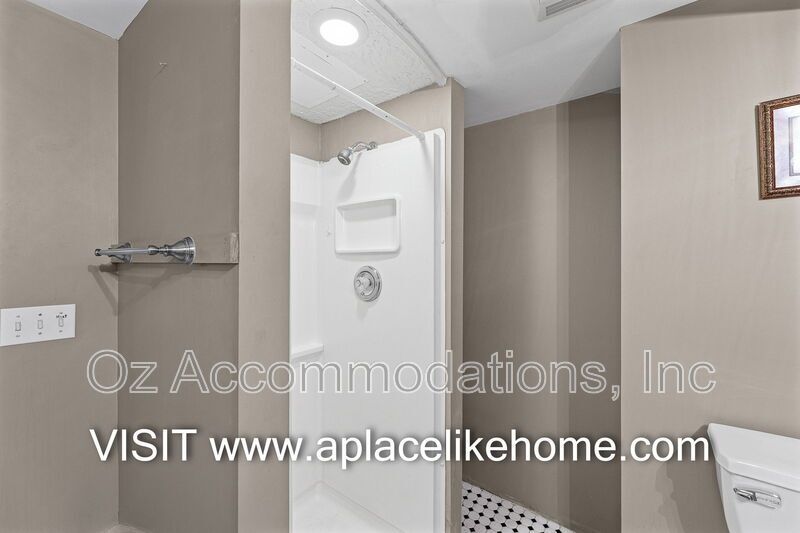 11414 Norton Ave, Kansas City, MO 64137 property image