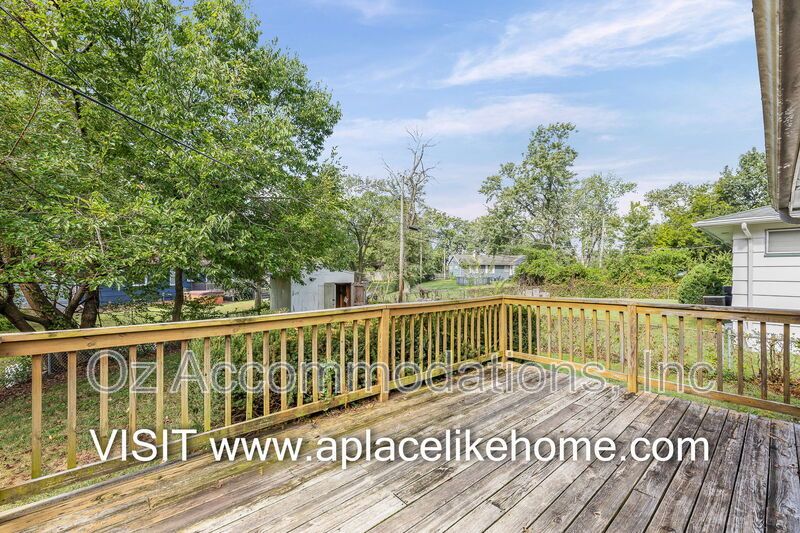 11414 Norton Ave, Kansas City, MO 64137 property image
