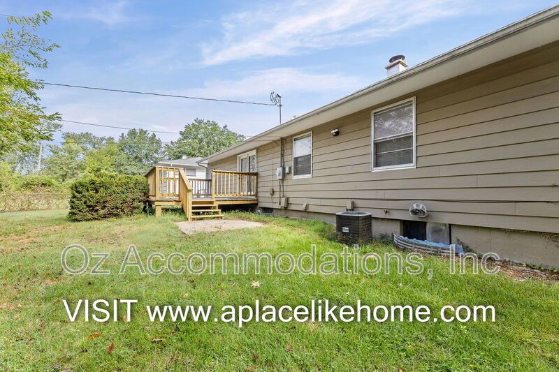 11414 Norton Ave, Kansas City, MO 64137 property image