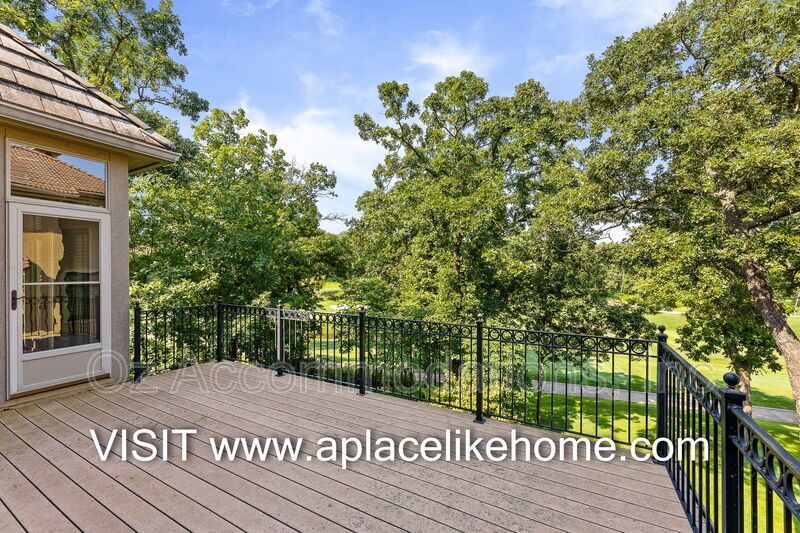 16690 Country Club Ct property image