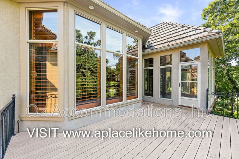 16690 Country Club Ct property image