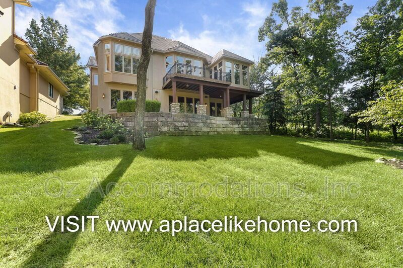 16690 Country Club Ct property image