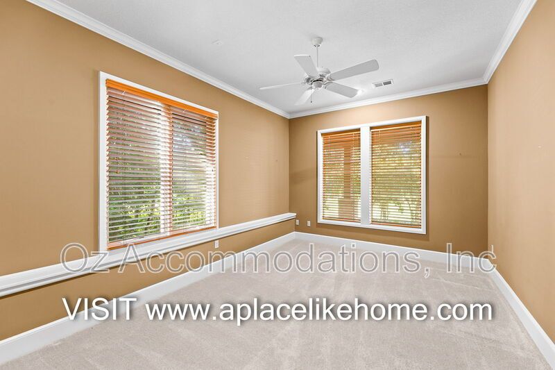 16690 Country Club Ct property image
