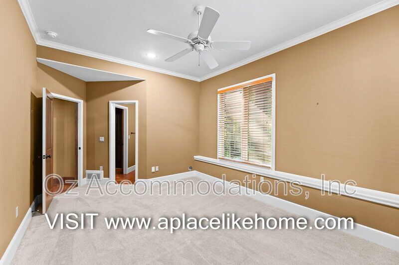 16690 Country Club Ct property image