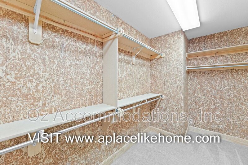 16690 Country Club Ct property image