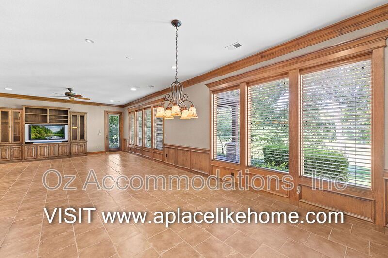 16690 Country Club Ct property image