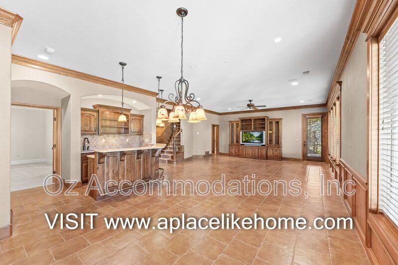 16690 Country Club Ct property image
