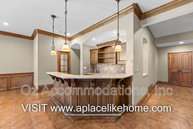 16690 Country Club Ct property image