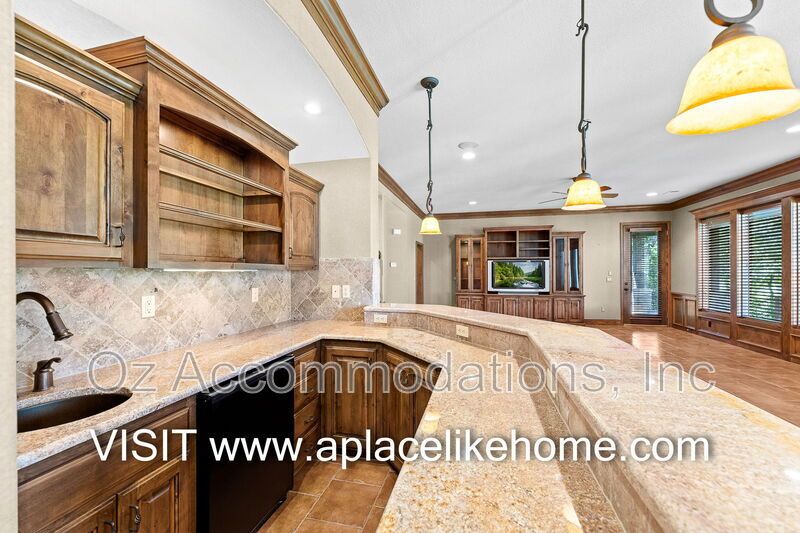 16690 Country Club Ct property image