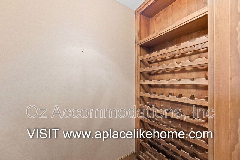16690 Country Club Ct property image