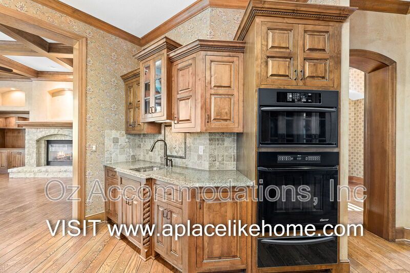 16690 Country Club Ct property image