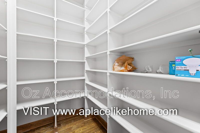 16690 Country Club Ct property image