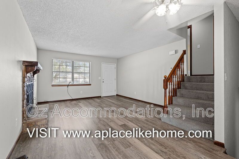 Available Now! | 1727 W Spruce St, Olathe, KS 66061 property image