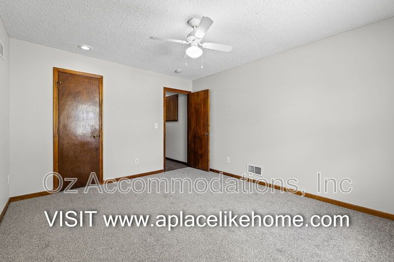 Available Now! | 1727 W Spruce St, Olathe, KS 66061 property image