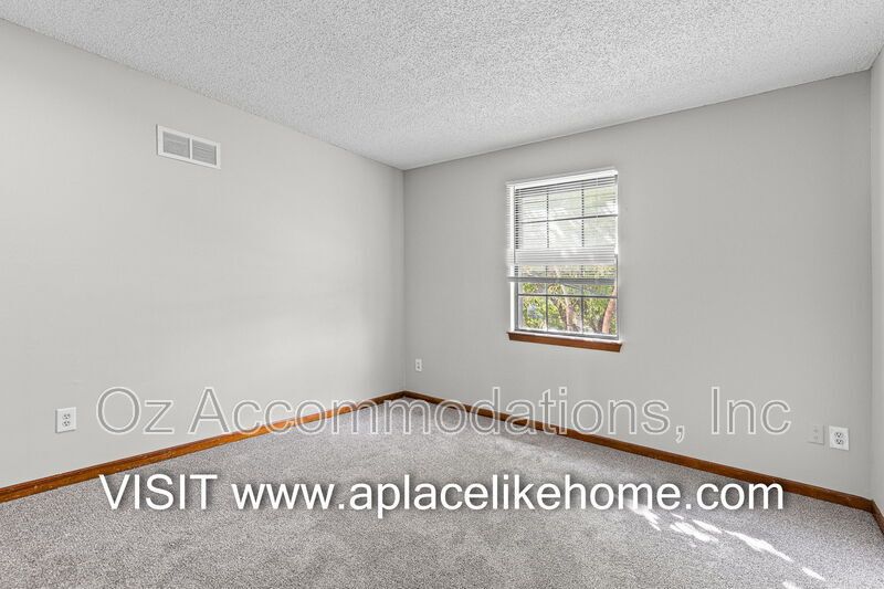Available Now! | 1727 W Spruce St, Olathe, KS 66061 property image