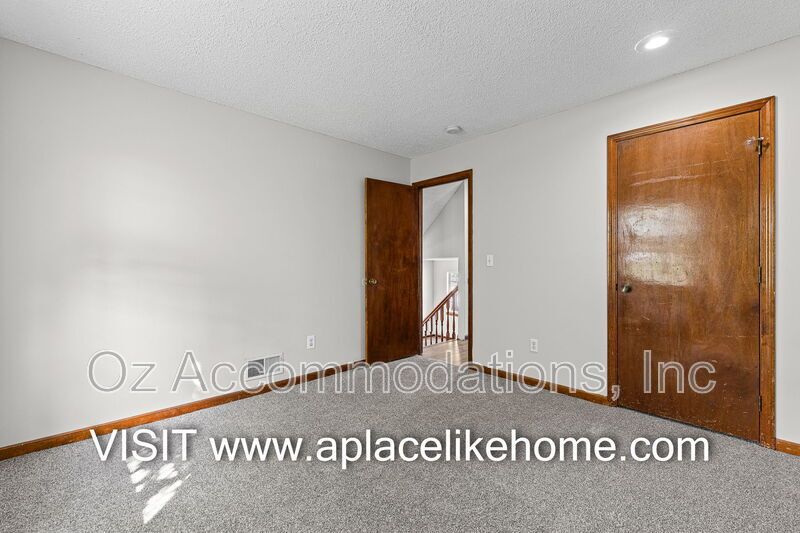 Available Now! | 1727 W Spruce St, Olathe, KS 66061 property image