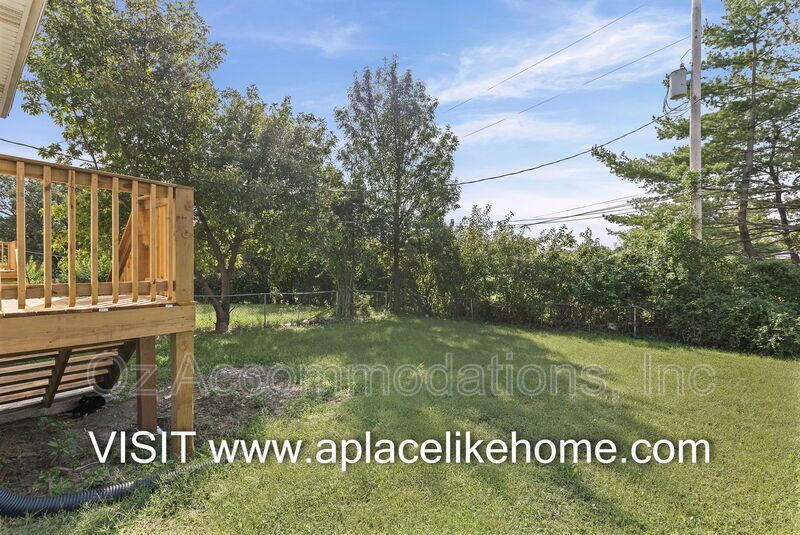 Available Now! | 1727 W Spruce St, Olathe, KS 66061 property image