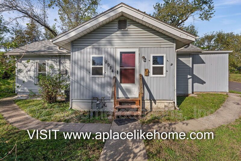 2924 N 30th St property image