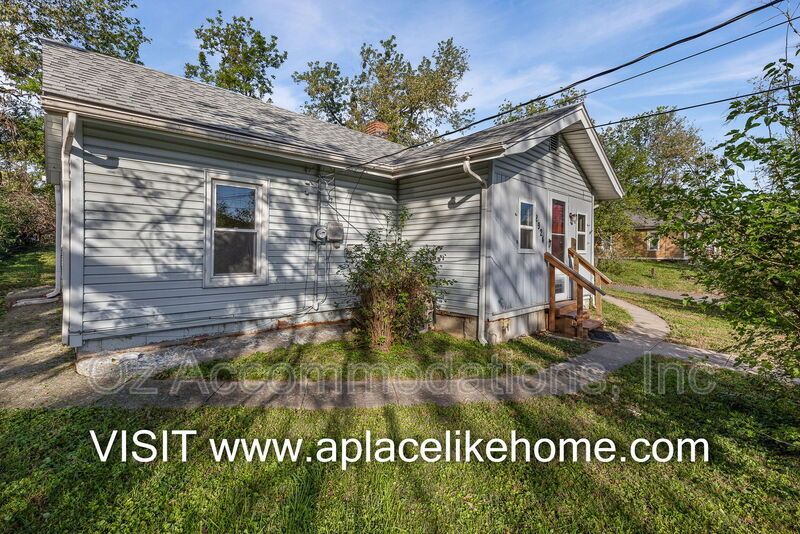 2924 N 30th St property image