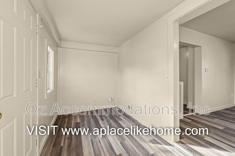 2924 N 30th St property image