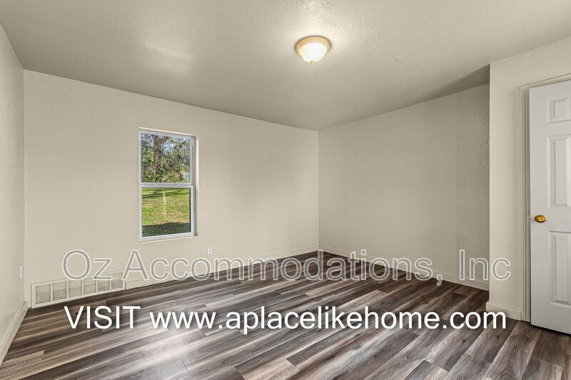 2924 N 30th St property image
