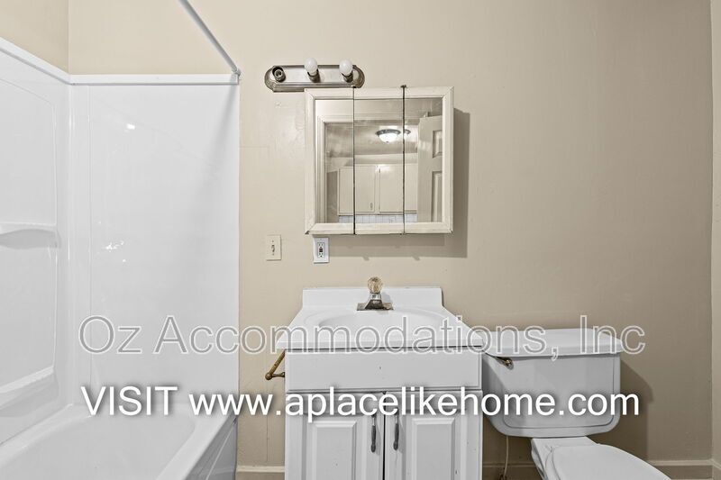 2924 N 30th St property image