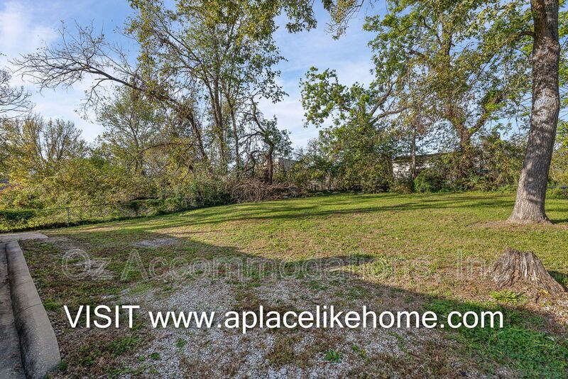 2924 N 30th St property image