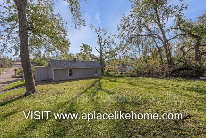 2924 N 30th St property image